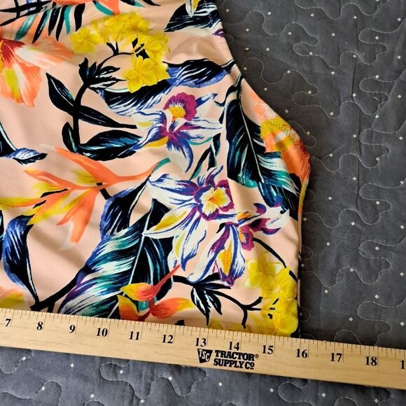 Old Navy swim top - Picture 5 of 5